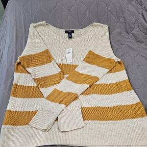 NWT Women's Gap Long Sleeved Sweater